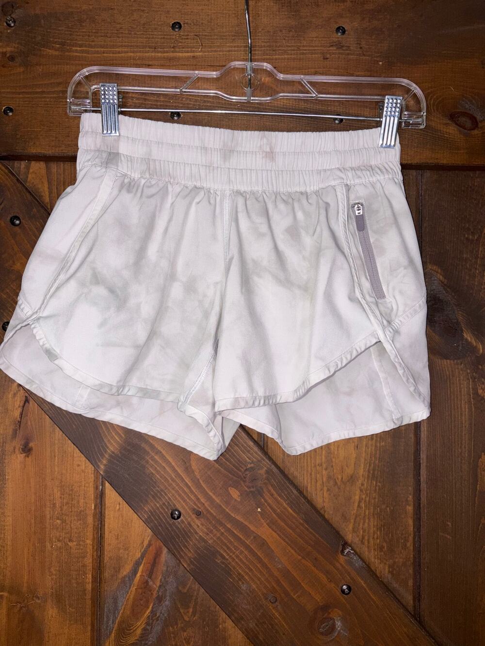 Lululemon Tracker women’s 6 Shorts Diamond Dye White Dark Chrome
